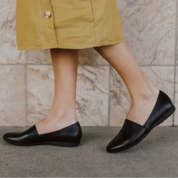 Dansko Flats Shoes Larisa Milled Leather Casual Classic Minimalist Black Chic 12 - Picture 2 of 16